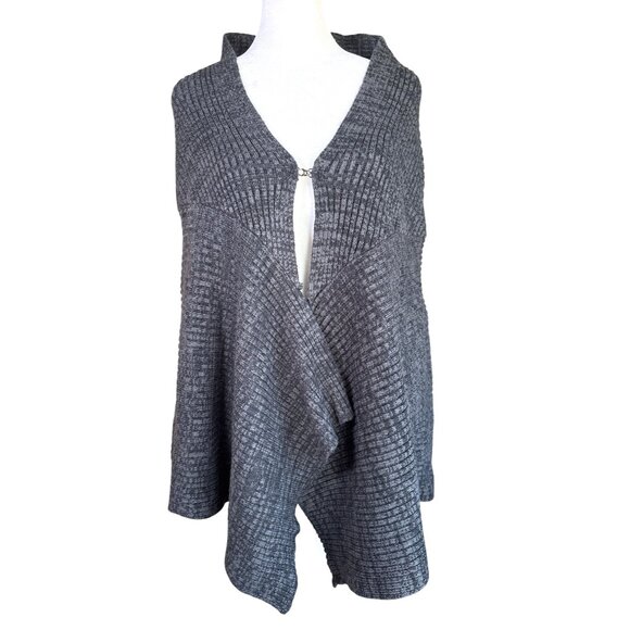 Free People Crochet Poncho Cape Heather Gray 100%‎ Acrylic Boho Toasty O/S - Picture 1 of 10